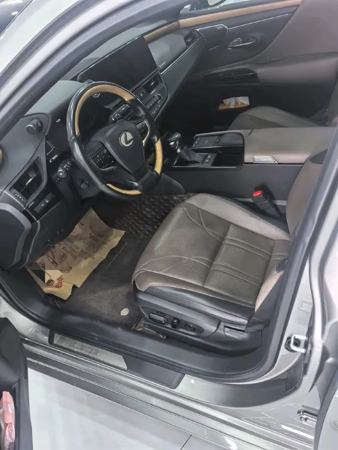 2021 Lexus ES 2.5L 178HP L4 E-CVT Hybrid,autocango,china used car exporter,china ev exporter,chinese used car exporter,chinese used ev exporter