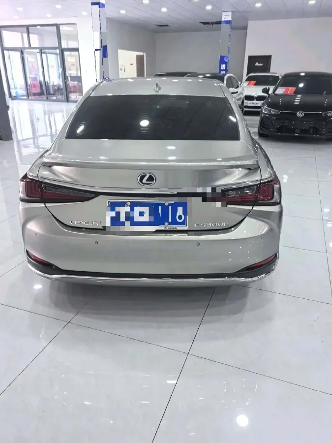 2021 Lexus ES 2.5L 178HP L4 E-CVT Hybrid,autocango,china used car exporter,china ev exporter,chinese used car exporter,chinese used ev exporter
