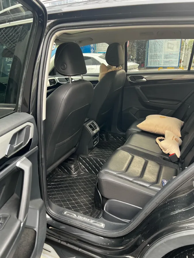 2019 Jeep Cherokee 2.0T 234HP L4 9AT,autocango,china used car exporter,china ev exporter,chinese used car exporter,chinese used ev exporter