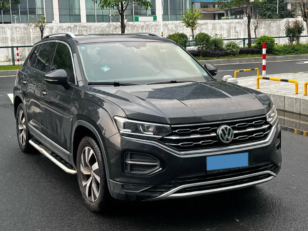 2019 Jeep Cherokee 2.0T 234HP L4 9AT,autocango,china used car exporter,china ev exporter,chinese used car exporter,chinese used ev exporter