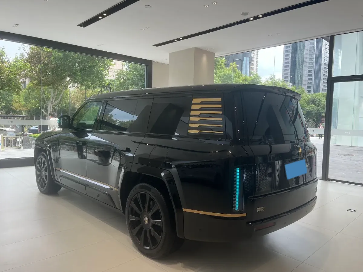 2025 YangWang U8 L REEV 272HP REEV,autocango,china used car exporter,china ev exporter,chinese used car exporter,chinese used ev exporter