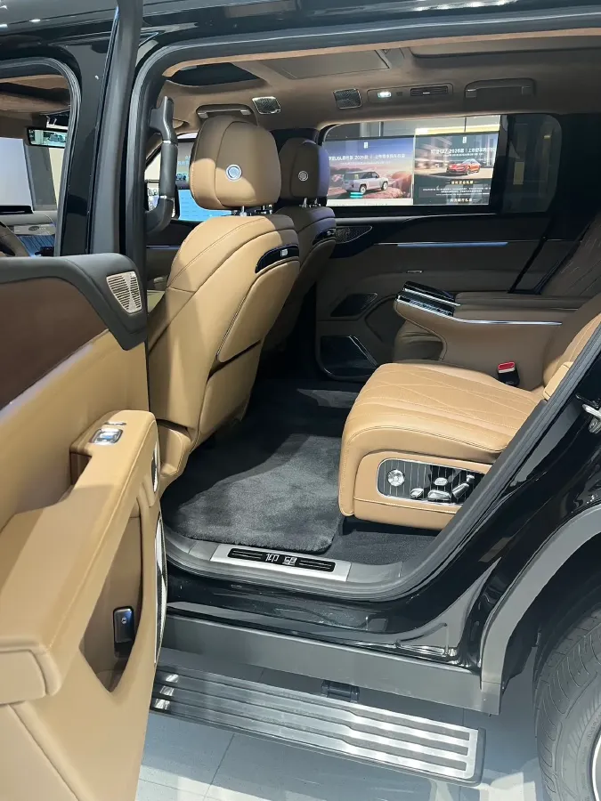 2025 YangWang U8 L REEV 272HP REEV,autocango,china used car exporter,china ev exporter,chinese used car exporter,chinese used ev exporter