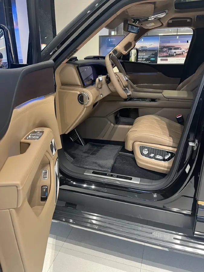 2025 YangWang U8 L REEV 272HP REEV,autocango,china used car exporter,china ev exporter,chinese used car exporter,chinese used ev exporter