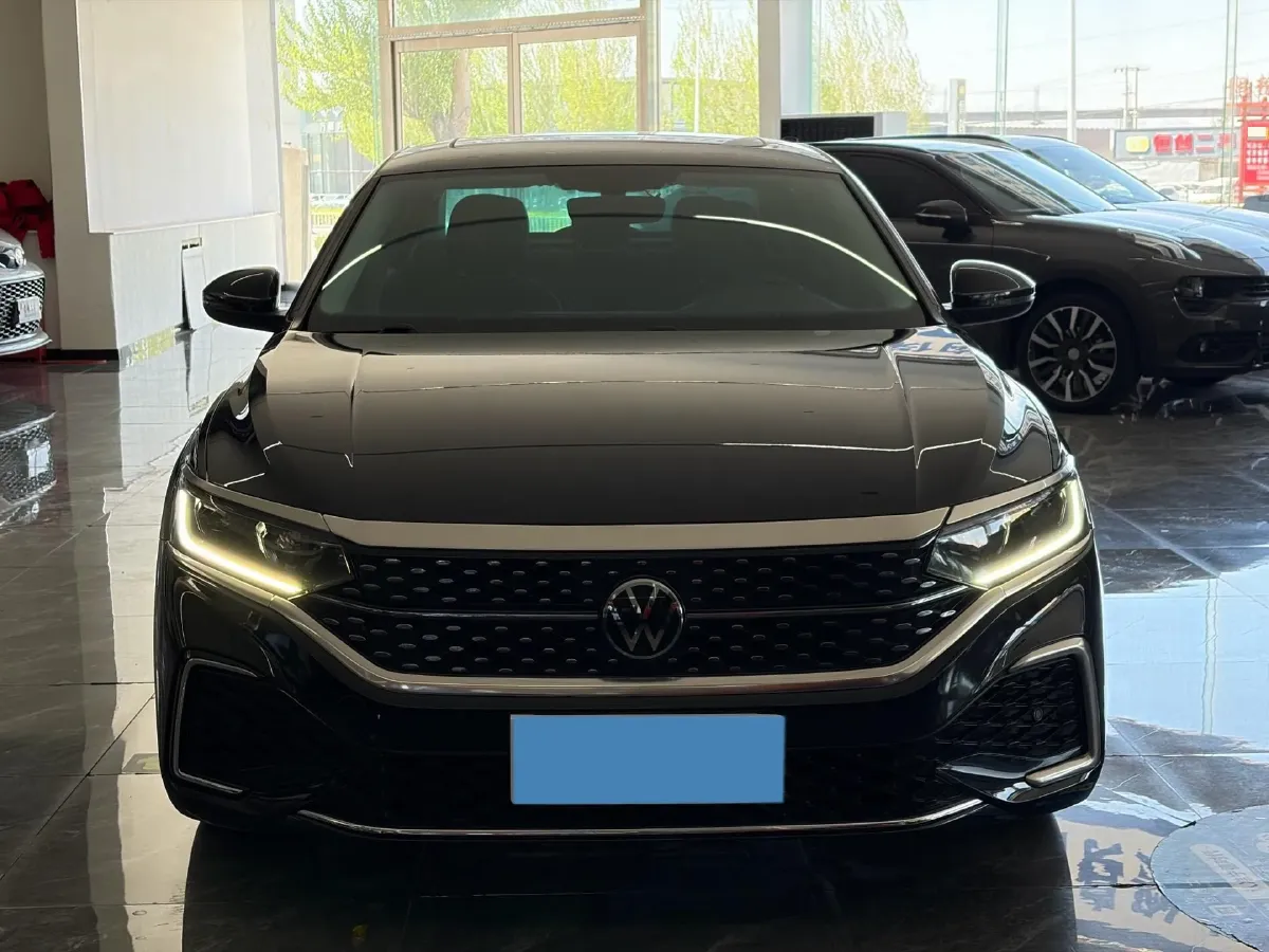 2023 Volkswagen Passat 2.0T 186HP L4 7DCT,autocango,china used car exporter,china ev exporter,chinese used car exporter,chinese used ev exporter