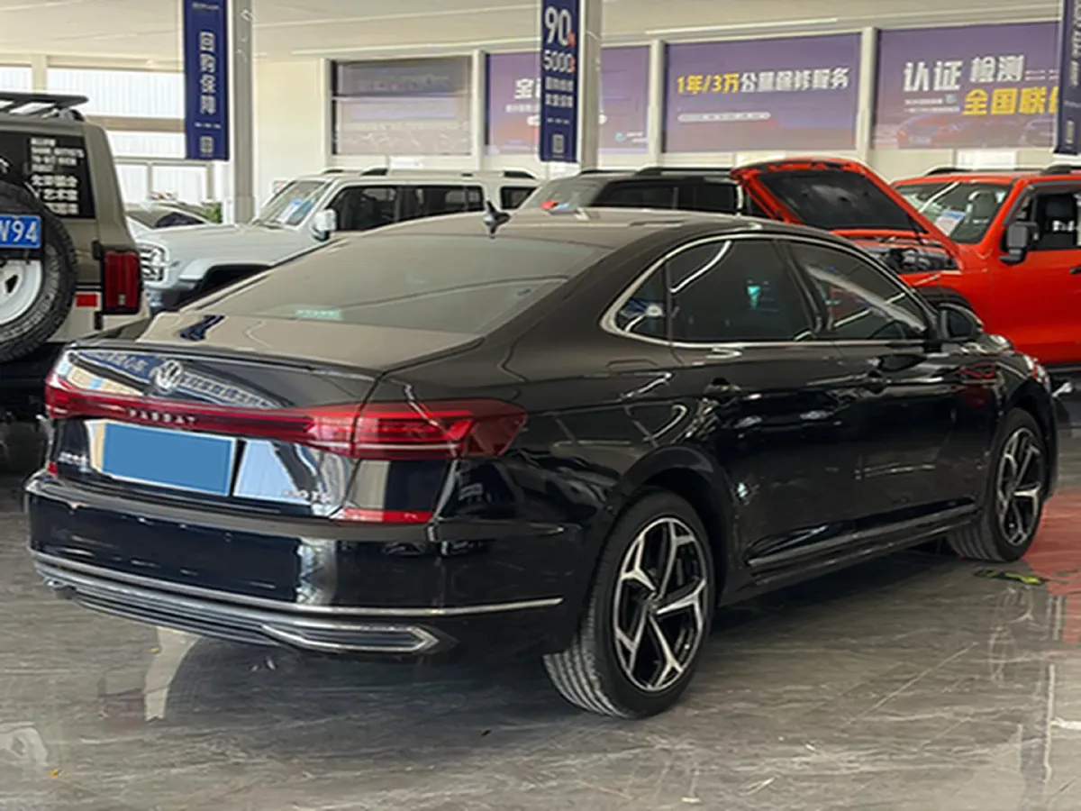 2023 Volkswagen Passat 2.0T 186HP L4 7DCT,autocango,china used car exporter,china ev exporter,chinese used car exporter,chinese used ev exporter