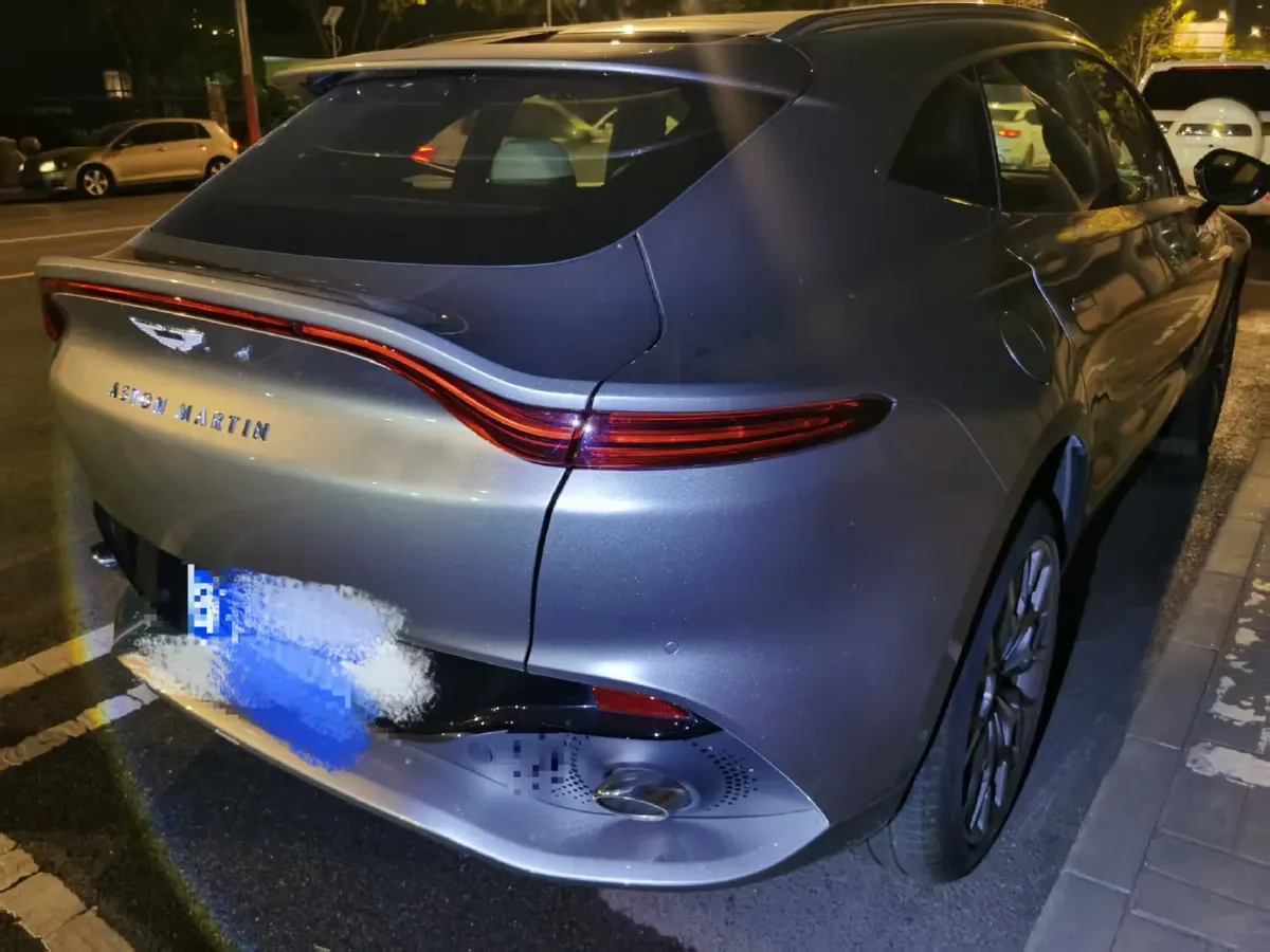 2023 Aston Martin DBX 3.0T 435HP L6 9AT,autocango,china used car exporter,china ev exporter,chinese used car exporter,chinese used ev exporter
