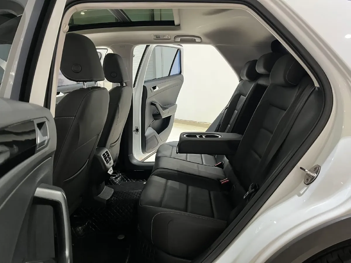 2022 Volkswagen T-Roc 1.4T 150HP L4 7DCT,autocango,china used car exporter,china ev exporter,chinese used car exporter,chinese used ev exporter