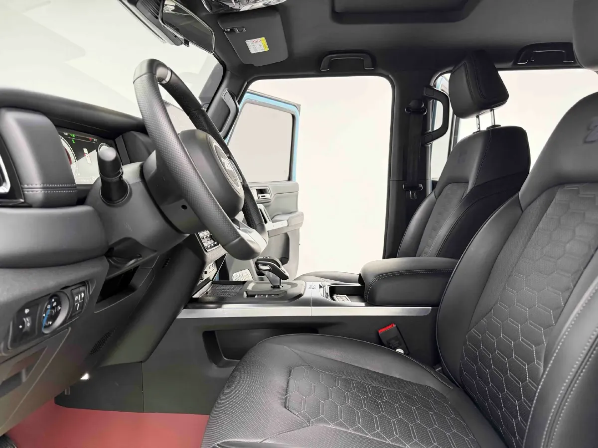 2025 212 212 T01 2.0T 252HP L4 8AT,autocango,china used car exporter,china ev exporter,chinese used car exporter,chinese used ev exporter