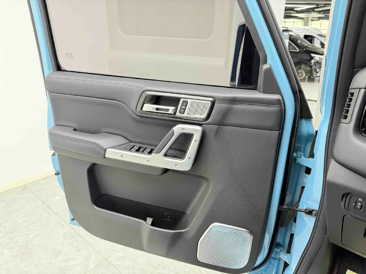 2025 212 212 T01 2.0T 252HP L4 8AT,autocango,china used car exporter,china ev exporter,chinese used car exporter,chinese used ev exporter