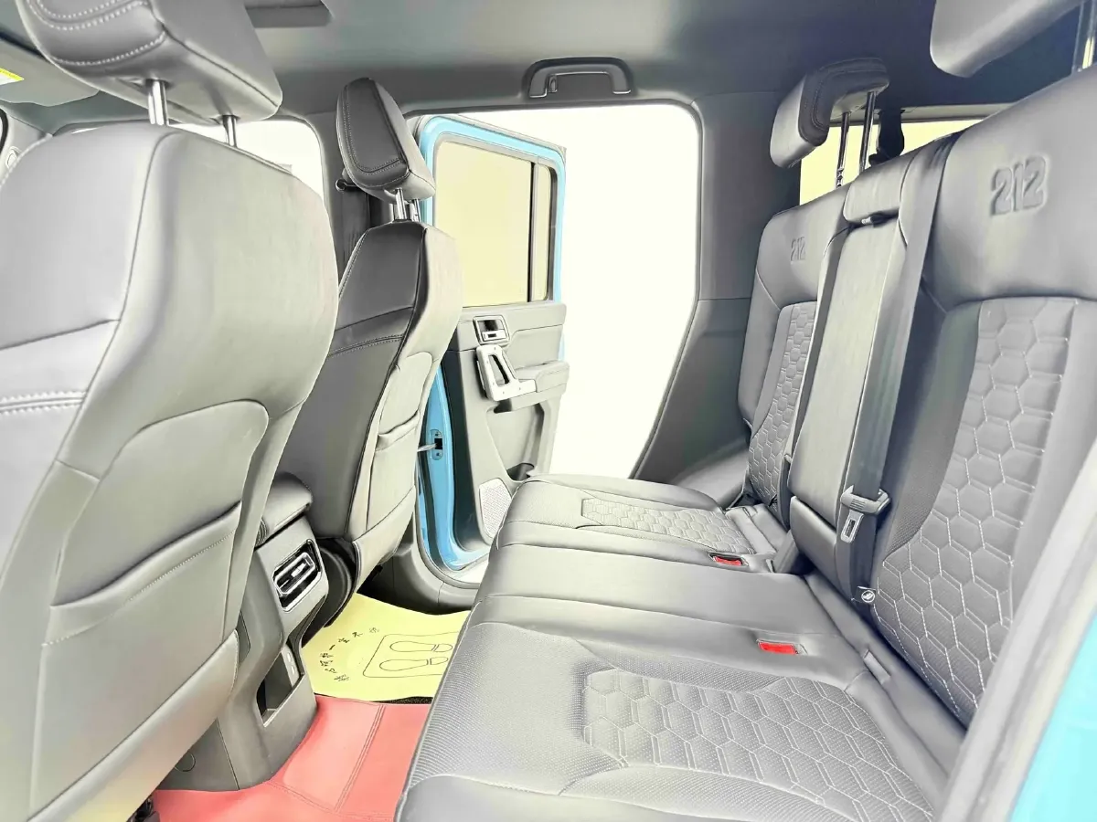 2025 212 212 T01 2.0T 252HP L4 8AT,autocango,china used car exporter,china ev exporter,chinese used car exporter,chinese used ev exporter