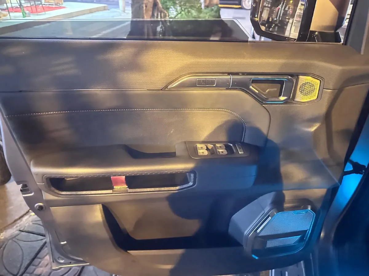 2024 Jetour Traveller 2.0T 254HP L4 7DCT,autocango,china used car exporter,china ev exporter,chinese used car exporter,chinese used ev exporter