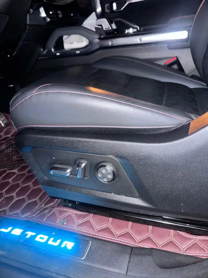 2024 Jetour Traveller 2.0T 254HP L4 7DCT,autocango,china used car exporter,china ev exporter,chinese used car exporter,chinese used ev exporter