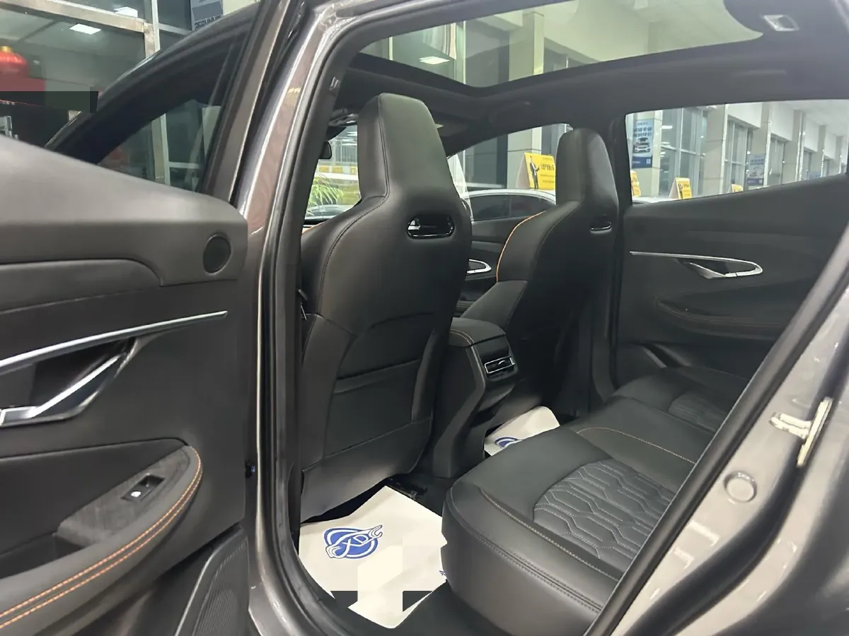 2022 ChangAn UNI-T 1.5T 188HP L4 7DCT,autocango,china used car exporter,china ev exporter,chinese used car exporter,chinese used ev exporter