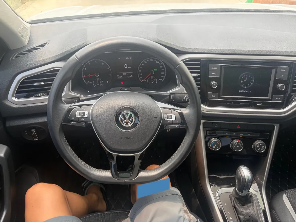 2019 Volkswagen T-Roc 1.4T 131HP L4 7DCT,autocango,china used car exporter,china ev exporter,chinese used car exporter,chinese used ev exporter