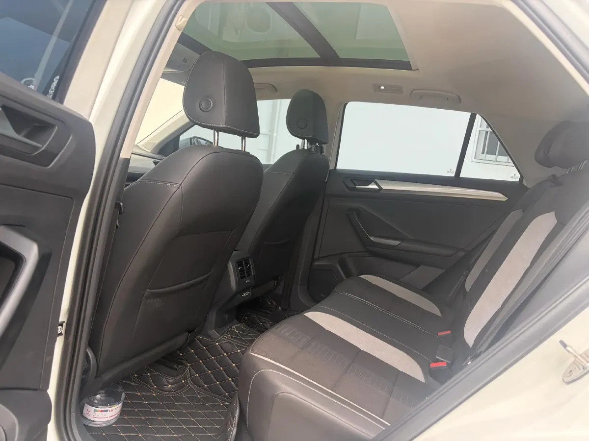 2019 Volkswagen T-Roc 1.4T 131HP L4 7DCT,autocango,china used car exporter,china ev exporter,chinese used car exporter,chinese used ev exporter