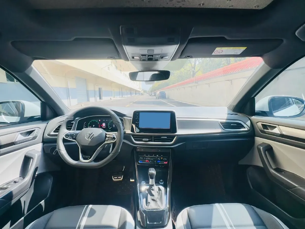 2025 Volkswagen T-Roc 1.5T 160HP L4 7DCT,autocango,china used car exporter,china ev exporter,chinese used car exporter,chinese used ev exporter