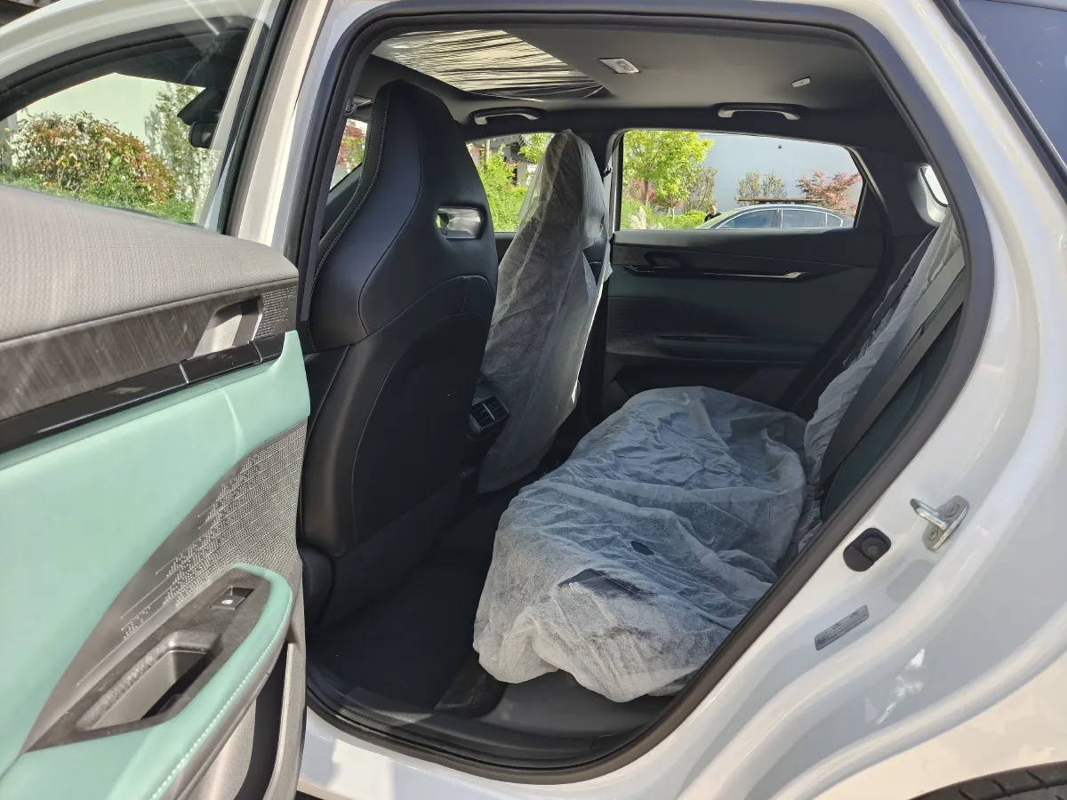 2024 ChangAn UNI-V iDD 1.5L 110HP L4 E-CVT PHEV 18.99KWH,autocango,china used car exporter,china ev exporter,chinese used car exporter,chinese used ev exporter