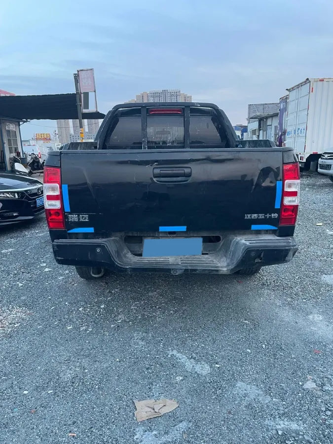 2022 Isuzu RE-MAX Jim 2.8T 120HP L4 5MT,autocango,china used car exporter,china ev exporter,chinese used car exporter,chinese used ev exporter