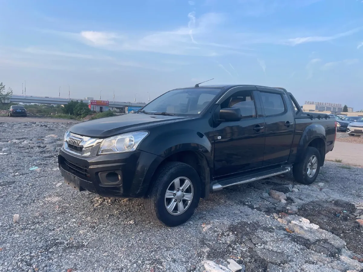 2022 Isuzu RE-MAX Jim 2.8T 120HP L4 5MT,autocango,china used car exporter,china ev exporter,chinese used car exporter,chinese used ev exporter