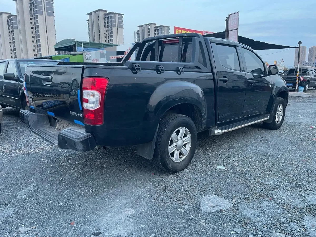 2022 Isuzu RE-MAX Jim 2.8T 120HP L4 5MT,autocango,china used car exporter,china ev exporter,chinese used car exporter,chinese used ev exporter