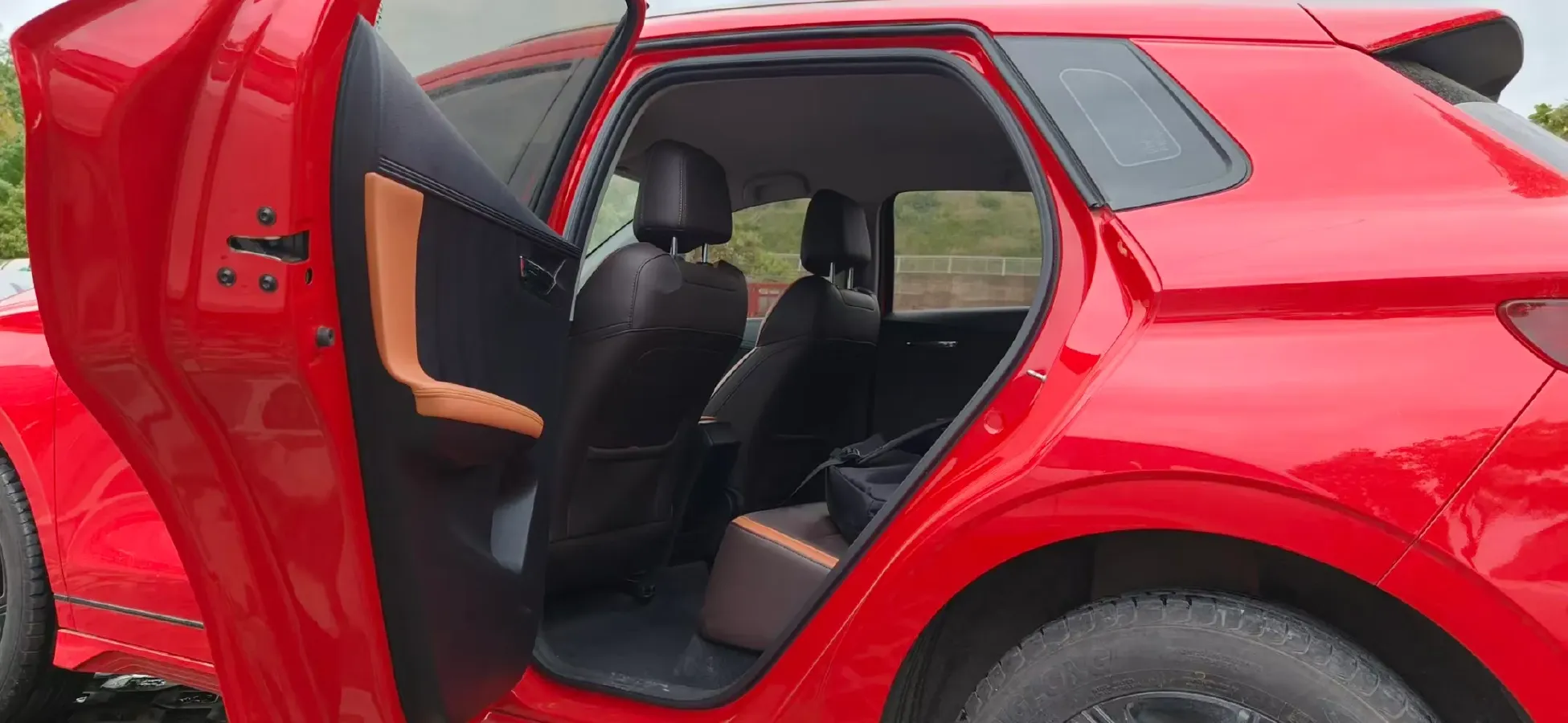 2021 Geely Azkarra 1.8T 184HP L4 7DCT,autocango,china used car exporter,china ev exporter,chinese used car exporter,chinese used ev exporter