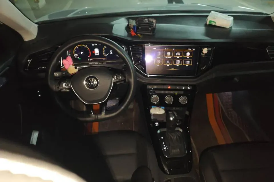2021 Volkswagen T-Roc 1.4T 150HP L4 7DCT,autocango,china used car exporter,china ev exporter,chinese used car exporter,chinese used ev exporter