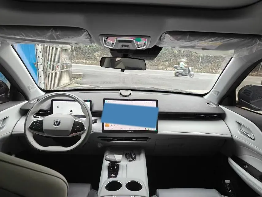 2024 ChangAn UNI-Z 1.5L 98HP L4 E-CVT PHEV 18.4KWH,autocango,china used car exporter,china ev exporter,chinese used car exporter,chinese used ev exporter