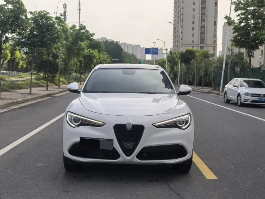 2017 Jaguar XE 2.0T 240HP L4 8AT,autocango,china used car exporter,china ev exporter,chinese used car exporter,chinese used ev exporter