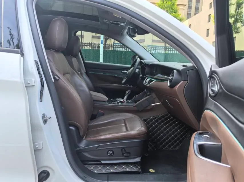 2017 Jaguar XE 2.0T 240HP L4 8AT,autocango,china used car exporter,china ev exporter,chinese used car exporter,chinese used ev exporter