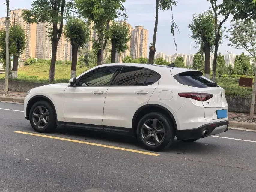 2017 Jaguar XE 2.0T 240HP L4 8AT,autocango,china used car exporter,china ev exporter,chinese used car exporter,chinese used ev exporter