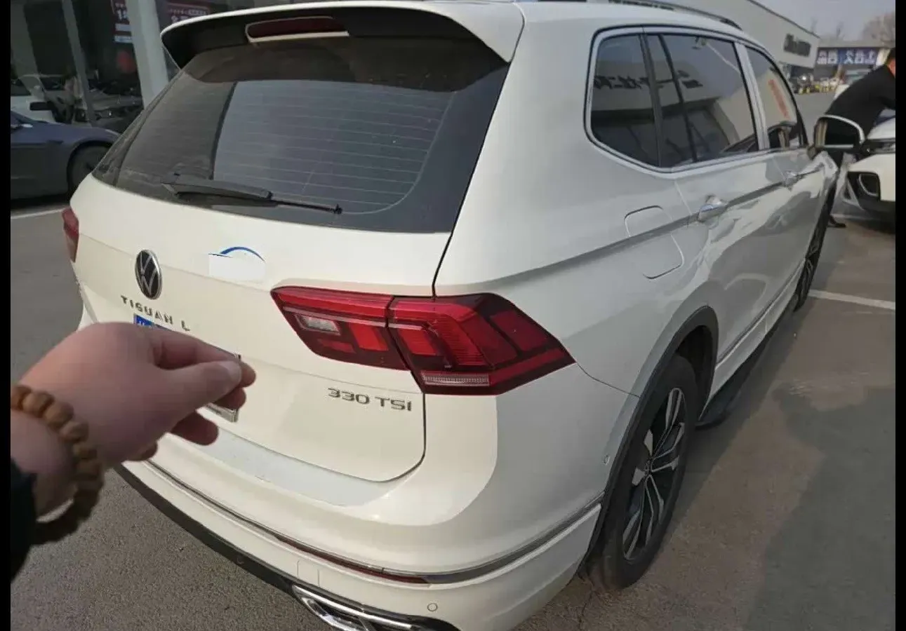 2024 Volkswagen Tiguan L 2.0T 186HP L4 7DCT,autocango,china used car exporter,china ev exporter,chinese used car exporter,chinese used ev exporter
