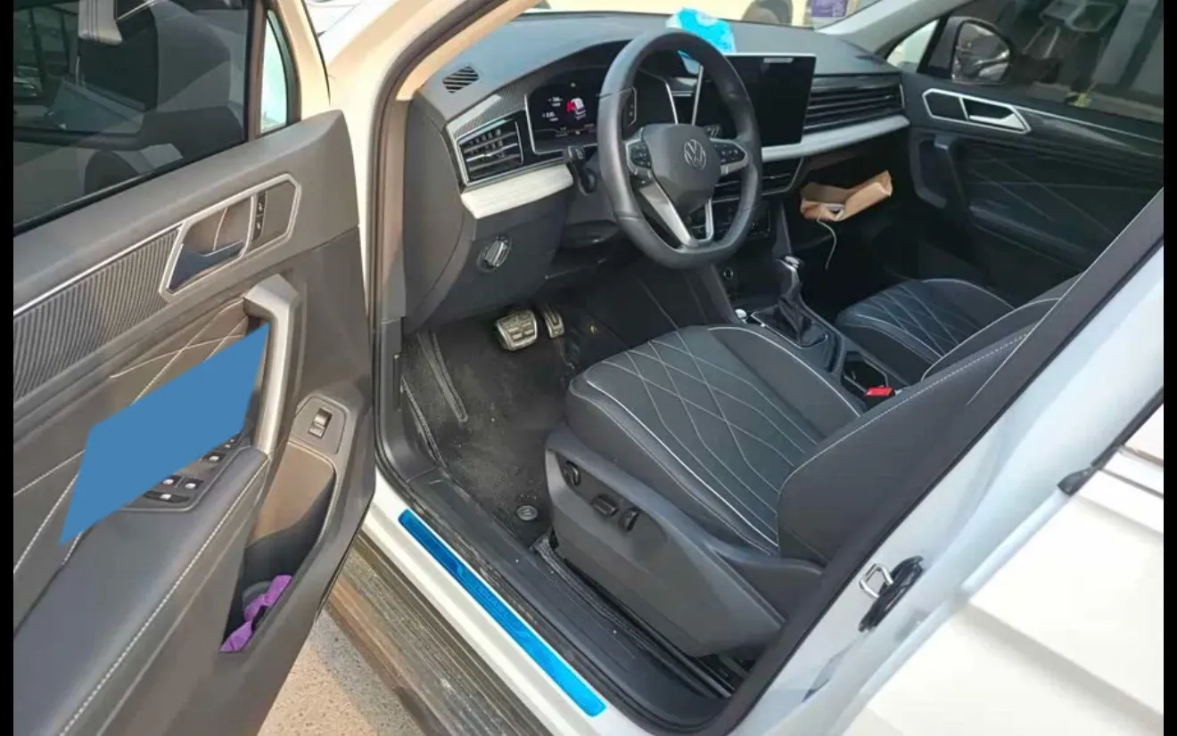 2024 Volkswagen Tiguan L 2.0T 186HP L4 7DCT,autocango,china used car exporter,china ev exporter,chinese used car exporter,chinese used ev exporter