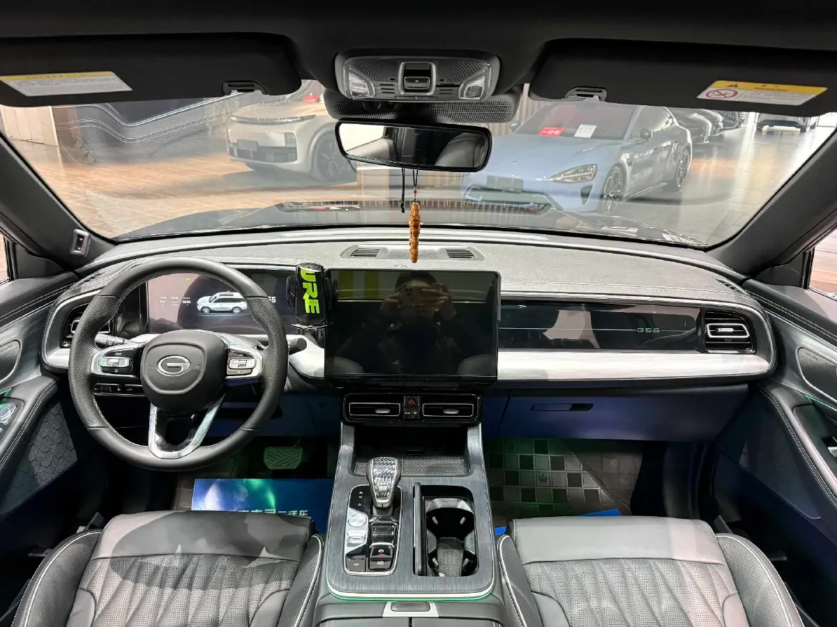 2022 GAC Trumpchi GS8 2.0T 252HP L4 8AT,autocango,china used car exporter,china ev exporter,chinese used car exporter,chinese used ev exporter