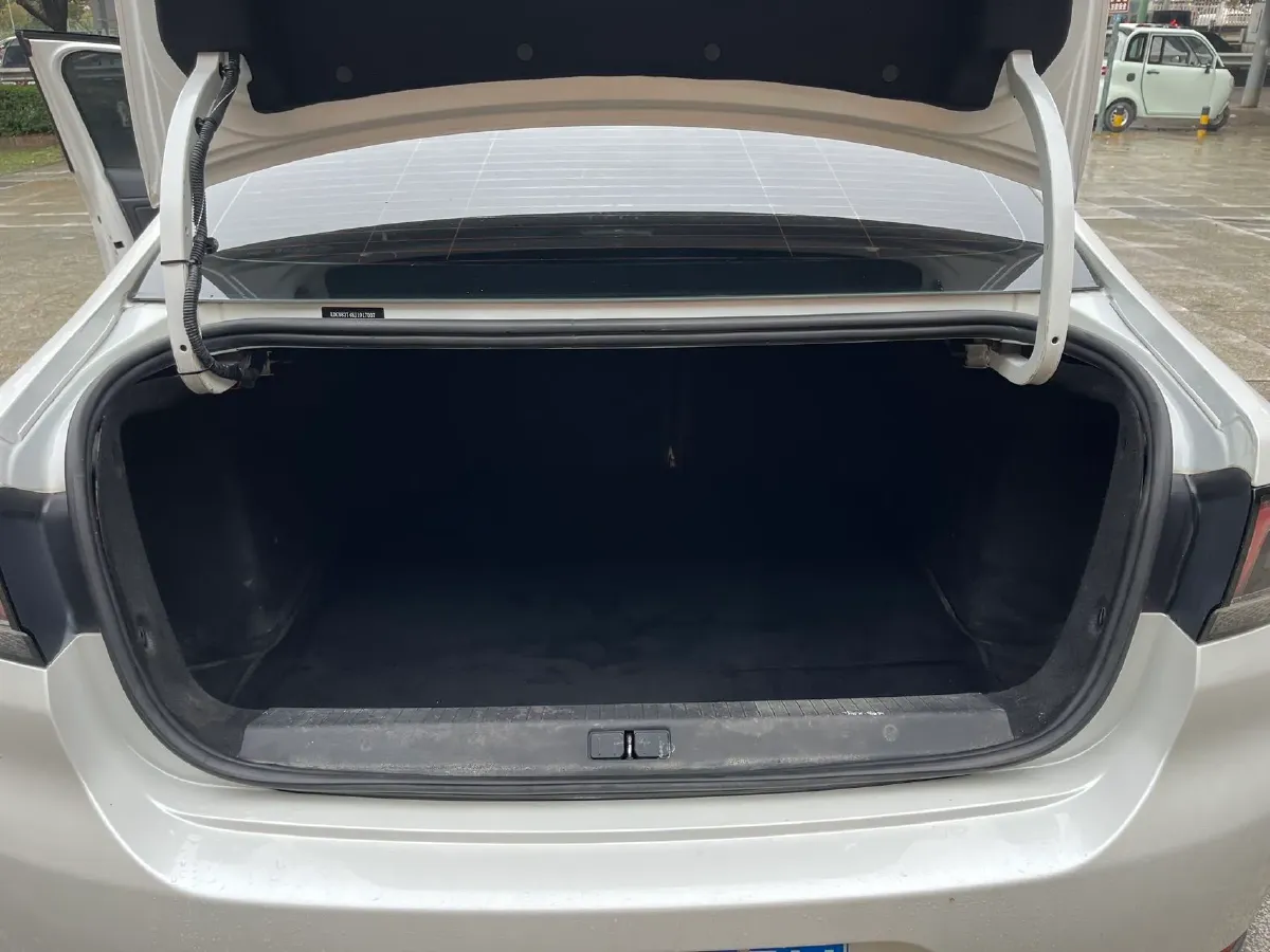 2018 Peugeot 308 1.6L 117HP L4 6AT,autocango,china used car exporter,china ev exporter,chinese used car exporter,chinese used ev exporter