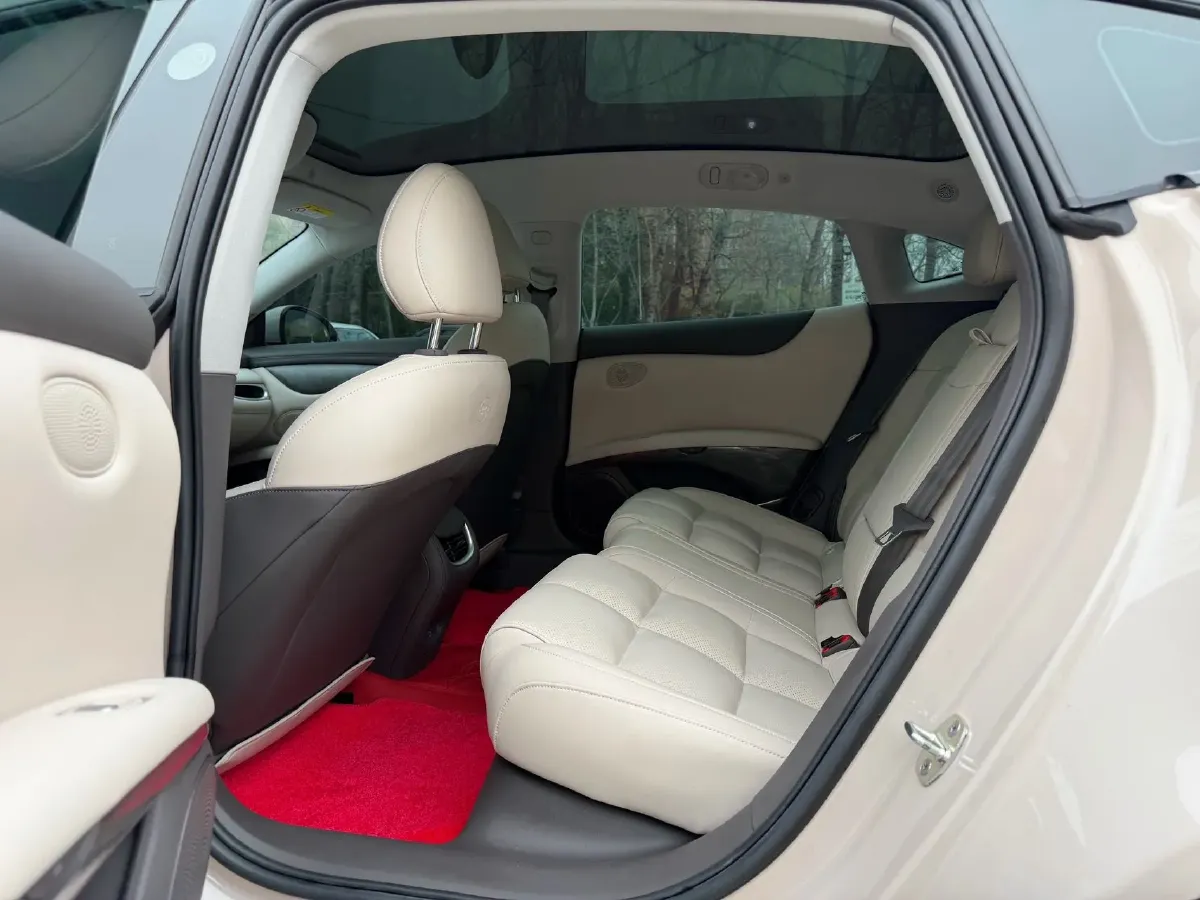 2024 IM L6 BEV 75KWH,autocango,china used car exporter,china ev exporter,chinese used car exporter,chinese used ev exporter