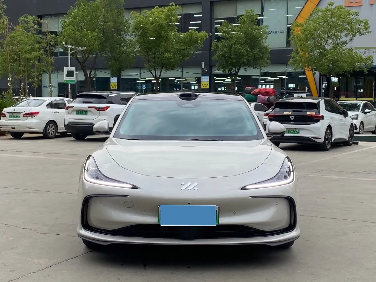 2024 IM L6 BEV 75KWH,autocango,china used car exporter,china ev exporter,chinese used car exporter,chinese used ev exporter