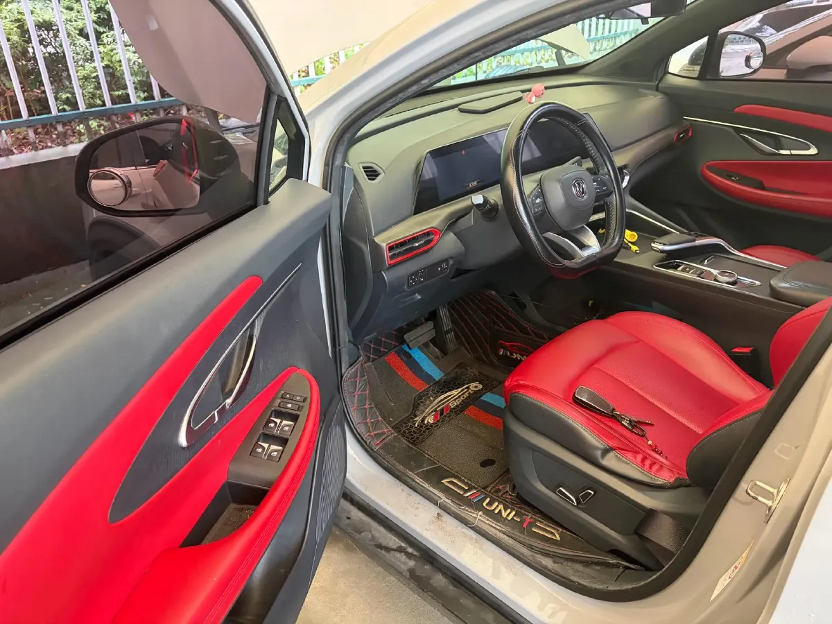 2020 ChangAn UNI-T 1.5T 180HP L4 7DCT,autocango,china used car exporter,china ev exporter,chinese used car exporter,chinese used ev exporter