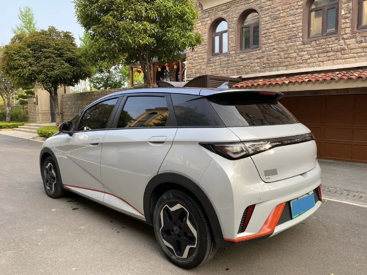 2021 Ford Escort 1.5L 122HP L3 6AT,autocango,china used car exporter,china ev exporter,chinese used car exporter,chinese used ev exporter