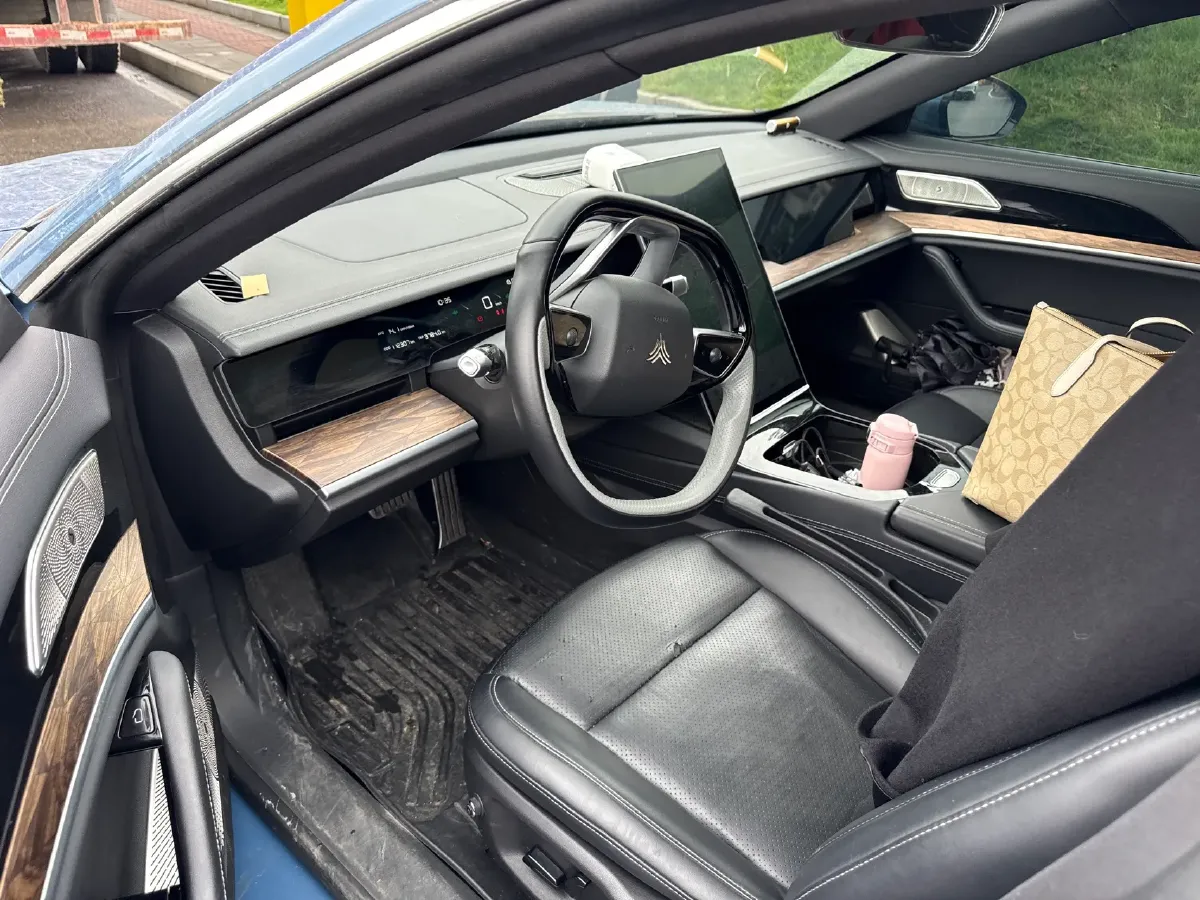 2022 Jeep Grand Commander 2.0T 234HP L4 9AT,autocango,china used car exporter,china ev exporter,chinese used car exporter,chinese used ev exporter