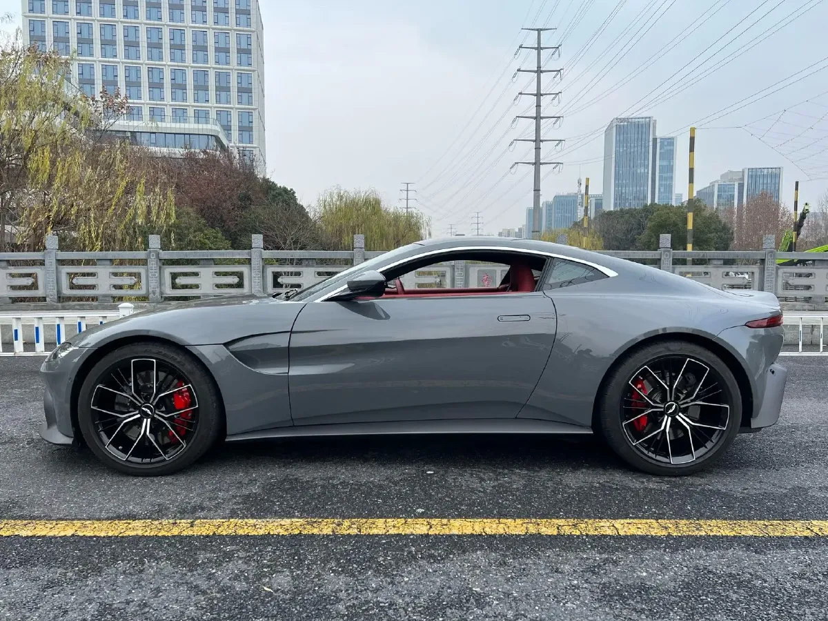 2022 BMW X7 4.4T 530HP V8 8AT,autocango,china used car exporter,china ev exporter,chinese used car exporter,chinese used ev exporter