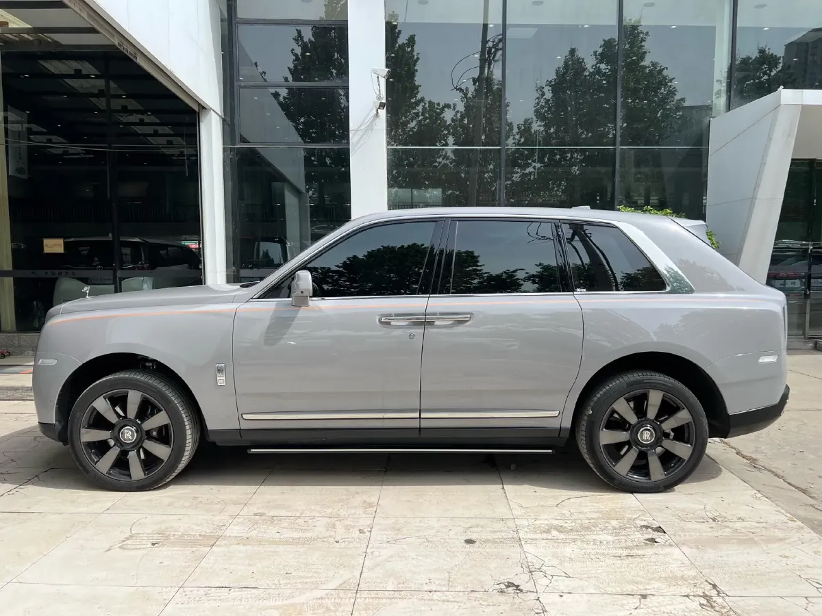2018 Rolls-Royce Cullinan 6.7T 571HP V12 8AT,autocango,china used car exporter,china ev exporter,chinese used car exporter,chinese used ev exporter