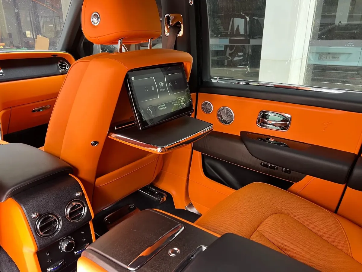 2018 Rolls-Royce Cullinan 6.7T 571HP V12 8AT,autocango,china used car exporter,china ev exporter,chinese used car exporter,chinese used ev exporter