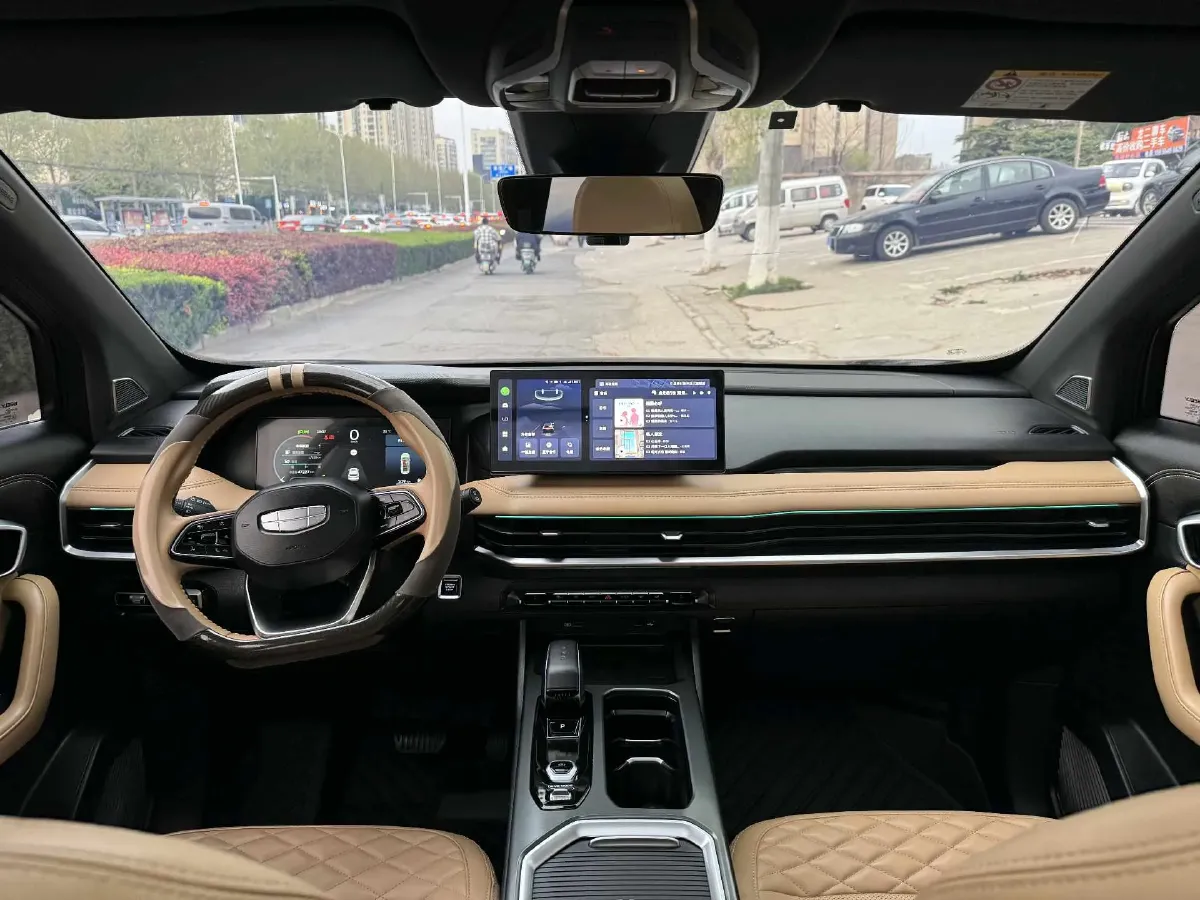 2023 Geely Okavango L 2.0T 218HP L4 7DCT,autocango,china used car exporter,china ev exporter,chinese used car exporter,chinese used ev exporter