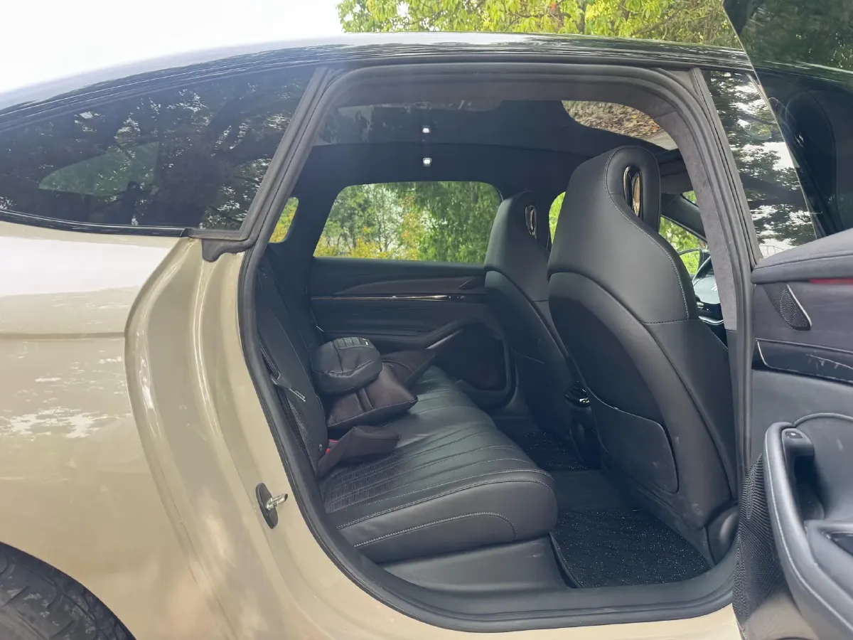 2022 IM L7 BEV 90KWH,autocango,china used car exporter,china ev exporter,chinese used car exporter,chinese used ev exporter