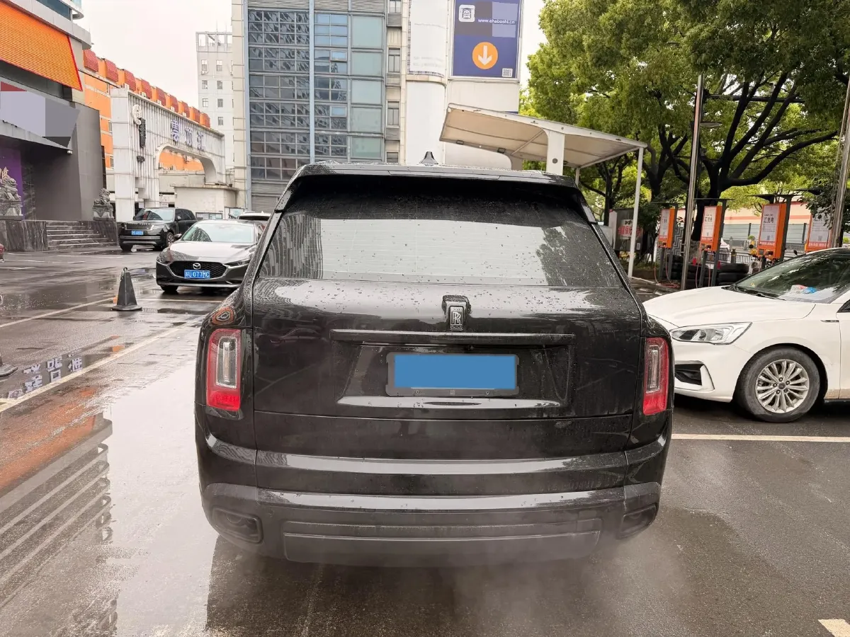 2018 Rolls-Royce Cullinan 6.7T 571HP V12 8AT,autocango,china used car exporter,china ev exporter,chinese used car exporter,chinese used ev exporter