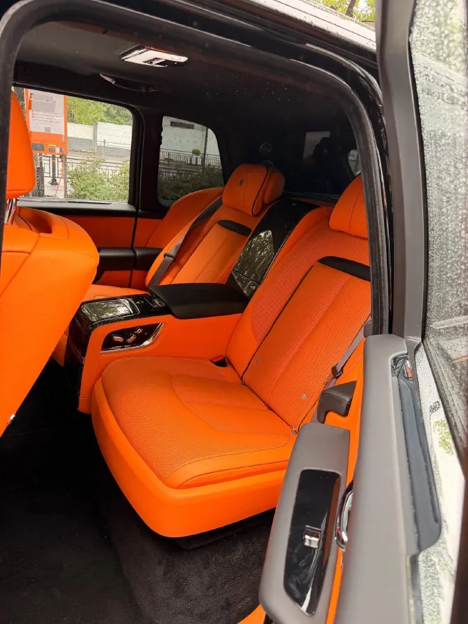 2018 Rolls-Royce Cullinan 6.7T 571HP V12 8AT,autocango,china used car exporter,china ev exporter,chinese used car exporter,chinese used ev exporter