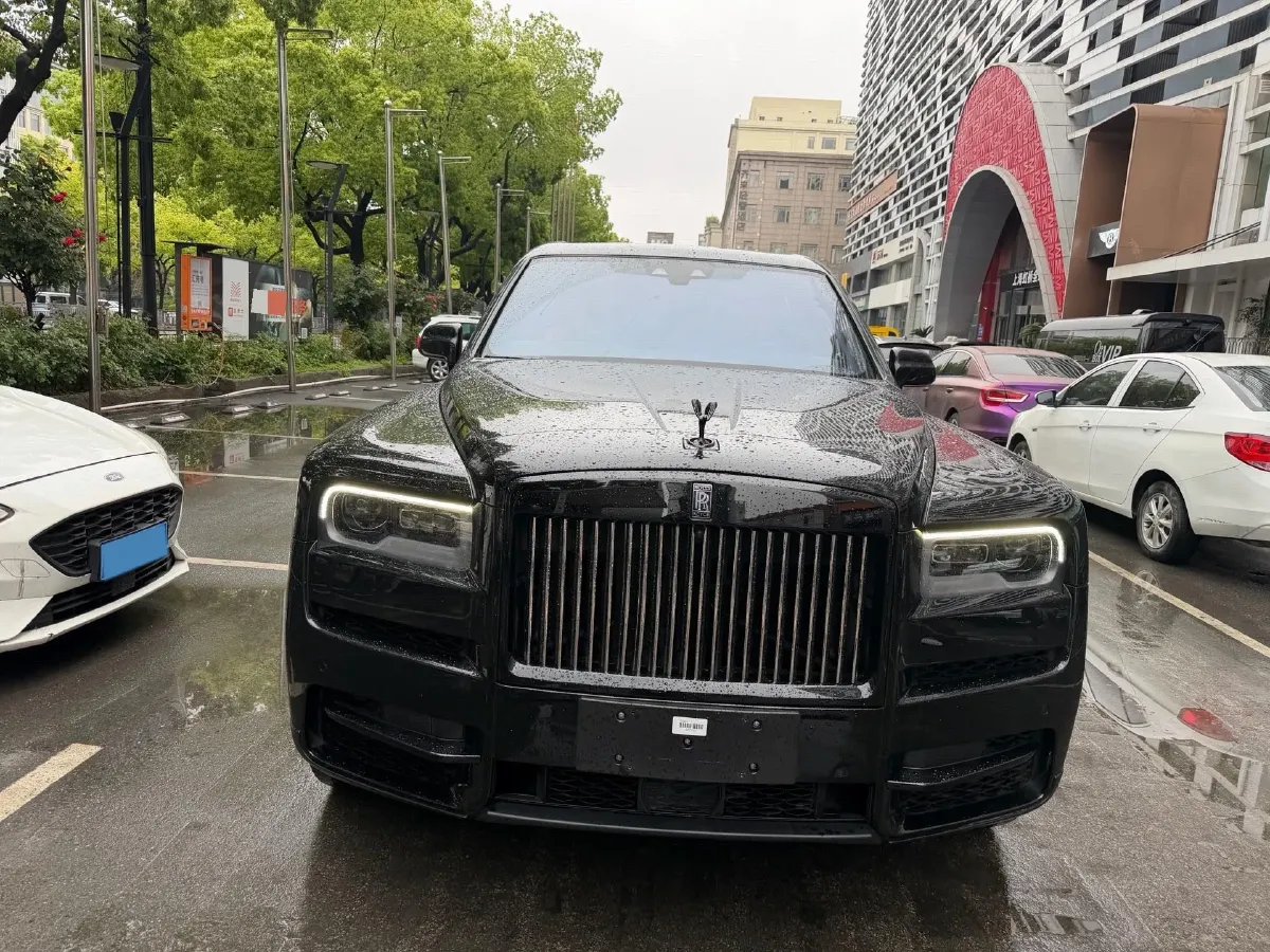 2018 Rolls-Royce Cullinan 6.7T 571HP V12 8AT,autocango,china used car exporter,china ev exporter,chinese used car exporter,chinese used ev exporter