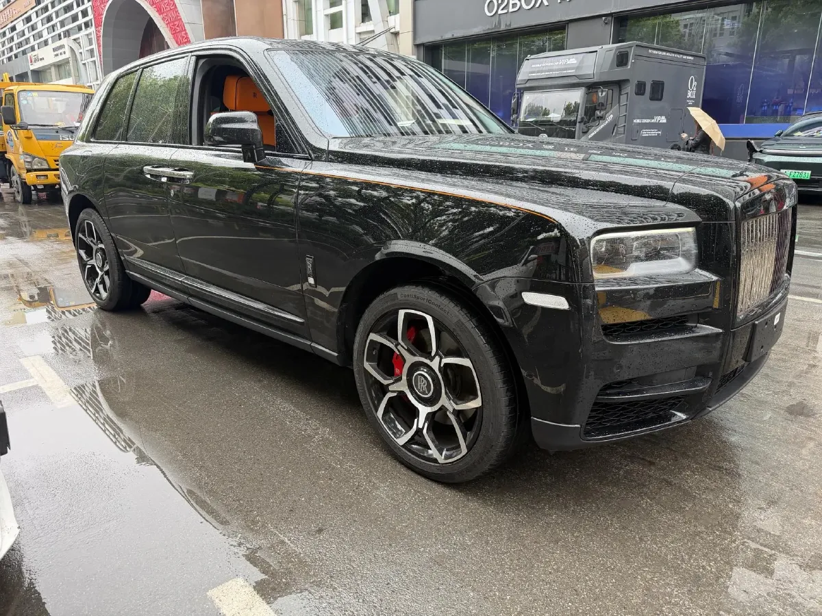 2018 Rolls-Royce Cullinan 6.7T 571HP V12 8AT,autocango,china used car exporter,china ev exporter,chinese used car exporter,chinese used ev exporter
