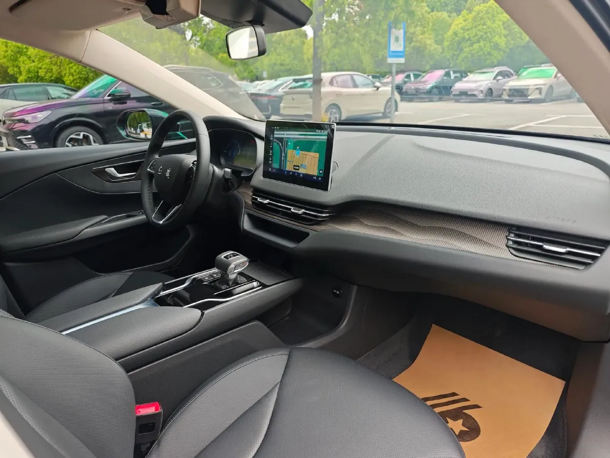 2022 HongQi E-QM5 BEV 54KWH,autocango,china used car exporter,china ev exporter,chinese used car exporter,chinese used ev exporter