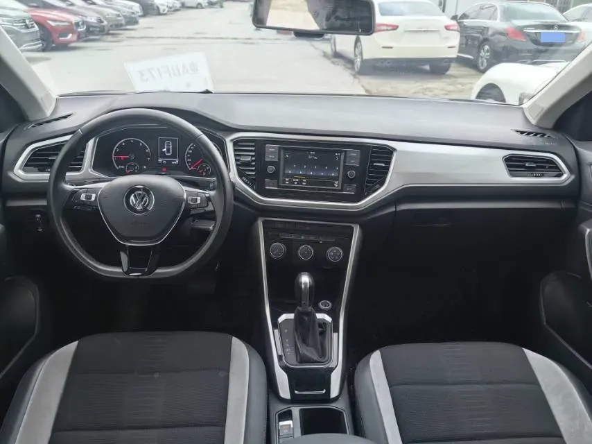 2020 Volkswagen T-Roc 1.4T 131HP L4 7DCT,autocango,china used car exporter,china ev exporter,chinese used car exporter,chinese used ev exporter